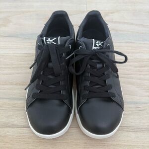 Kuru Roam Classic Court Women's Sz 9.5 Jet Black Bright White